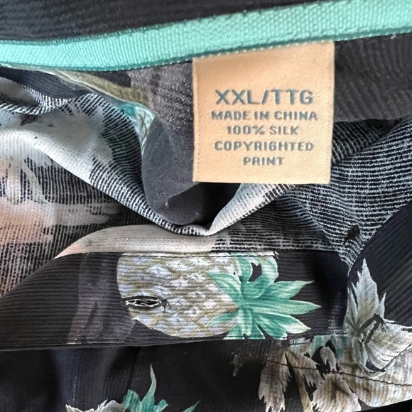 TOMMY BAHAMA ISLAND MODERN FIT MEN’S 100% SILK TROPICAL LUXURY HAWAIIAN SHIRT - Picture 9 of 9